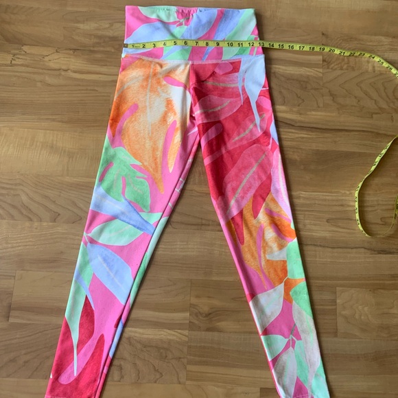 NWOT Tropical Print Tights: Onzie - Picture 13 of 13